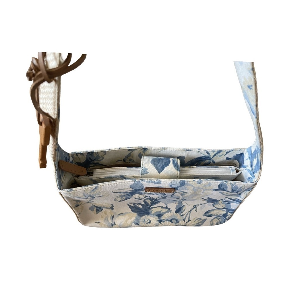 Vintage Fossil Blue and Ivory Floral Canvas Shoulder Bag - Picture 7 of 15
